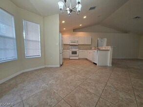 6135 Higgins Ave in Ft. Myers, FL - Building Photo - Building Photo