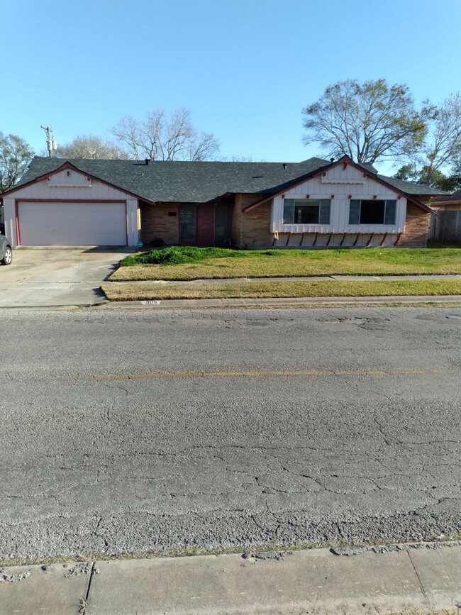 property at 905 Carmel Pkwy