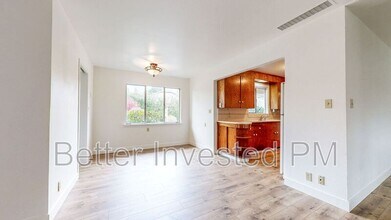 4729 Montgomery Dr in Santa Rosa, CA - Building Photo - Building Photo