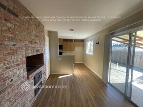 1445 Delwood St in Vallejo, CA - Foto de edificio - Building Photo