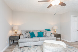 Carolina Place in Fayetteville, NC - Building Photo - Interior Photo