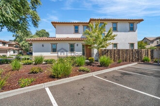 4677 Lue Ln in Carmichael, CA - Building Photo - Building Photo