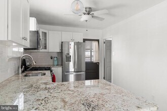 8 Adams Ave in Mt Ephraim, NJ - Foto de edificio - Building Photo