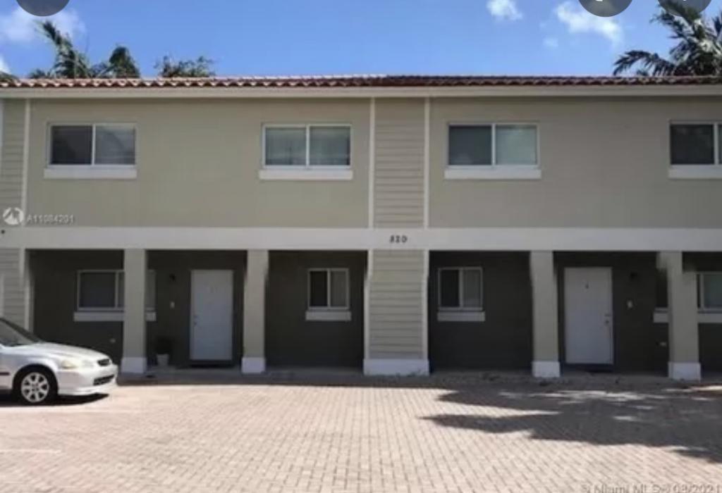 820 NW 2nd Ave in Fort Lauderdale, FL - Building Photo