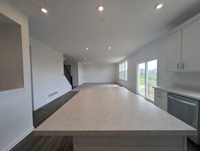 888 Callaway Ln in Sunbury, OH - Building Photo - Building Photo