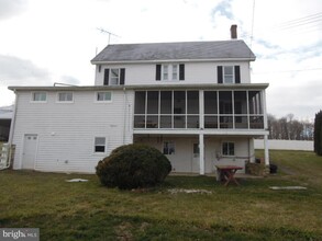 4700 Cherry Tree Ln in Sykesville, MD - Foto de edificio - Building Photo