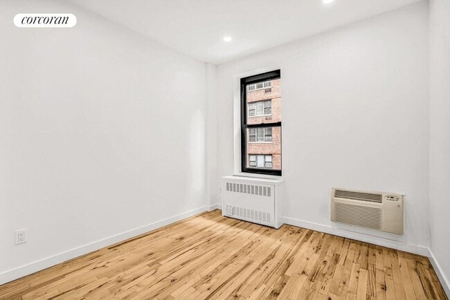 315 E 95th St in New York, NY - Building Photo - Building Photo