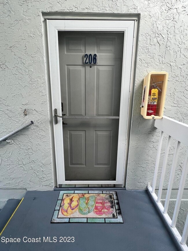 969 Sonesta Ave NE in Palm Bay, FL - Foto de edificio - Building Photo