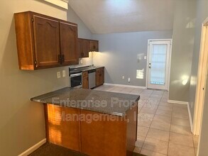 3913 Oak Branch Cir E in Memphis, TN - Building Photo - Building Photo