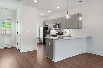 121 Huntley Knl Dr in Pelham, AL - Building Photo - Building Photo
