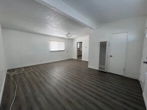 320 Palm Dr in Ridgecrest, CA - Building Photo - Building Photo