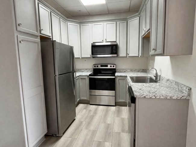 201 E Lafayette St in Jackson, TN - Building Photo - Building Photo