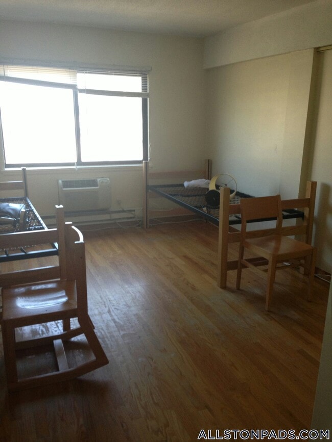 1110 Commonwealth Ave, Unit 415 in Boston, MA - Foto de edificio - Building Photo