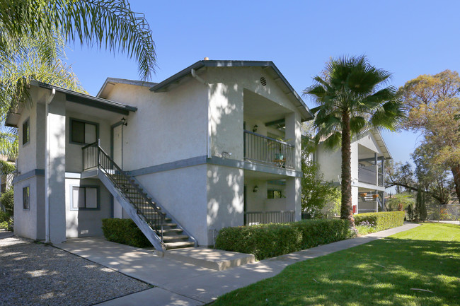 Lakeridge Apartments in Murrieta, CA - Foto de edificio - Building Photo