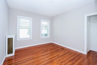 15-17 Saunders St in Boston, MA - Building Photo - Building Photo