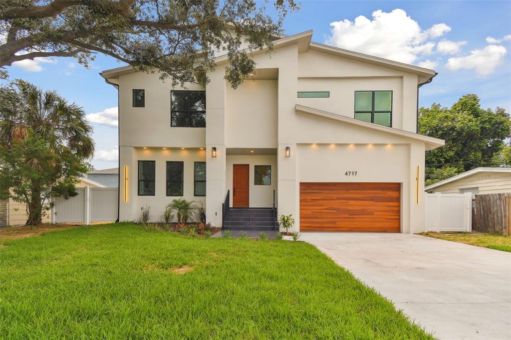 4717 W Oklahoma Ave in Tampa, FL - Building Photo