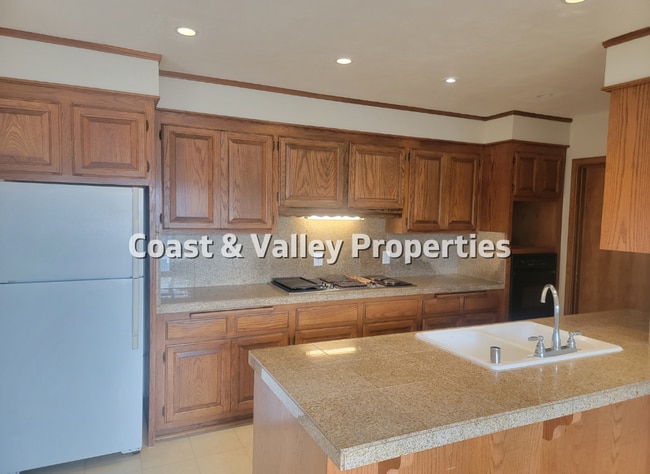 314 San Vincente Ave in Salinas, CA - Building Photo - Building Photo