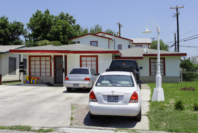 803-805 Hermine in San Antonio, TX - Building Photo - Building Photo