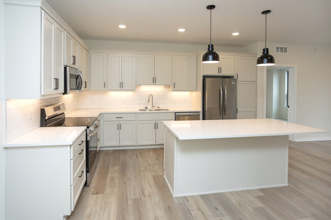 The Uptown Apartments in Waconia, MN - Building Photo - Interior Photo