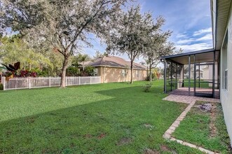 8436 Greenbank Blvd in Windermere, FL - Foto de edificio - Building Photo