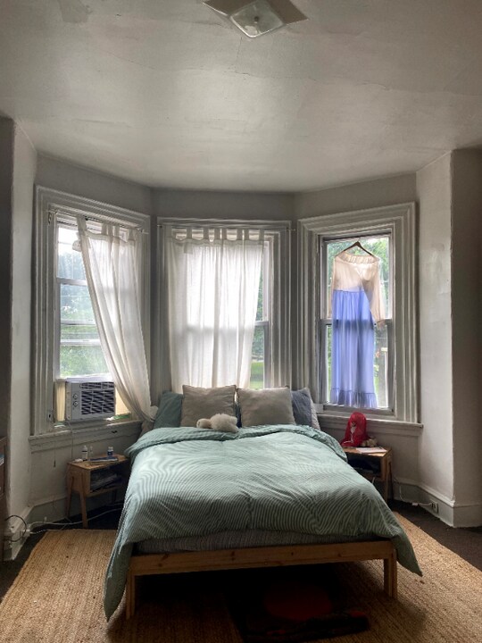 5123 Pine St in Philadelphia, PA - Building Photo