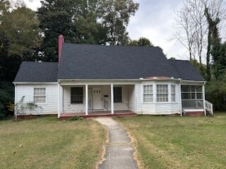 121 N Edgemont Ave in Gastonia, NC - Building Photo