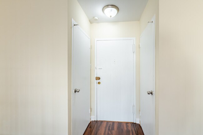 1121 ARLINGTON, Unit 422 in Arlington, VA - Building Photo - Building Photo