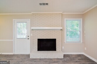1642 Sugarmaple Dr SW in Conyers, GA - Building Photo - Building Photo