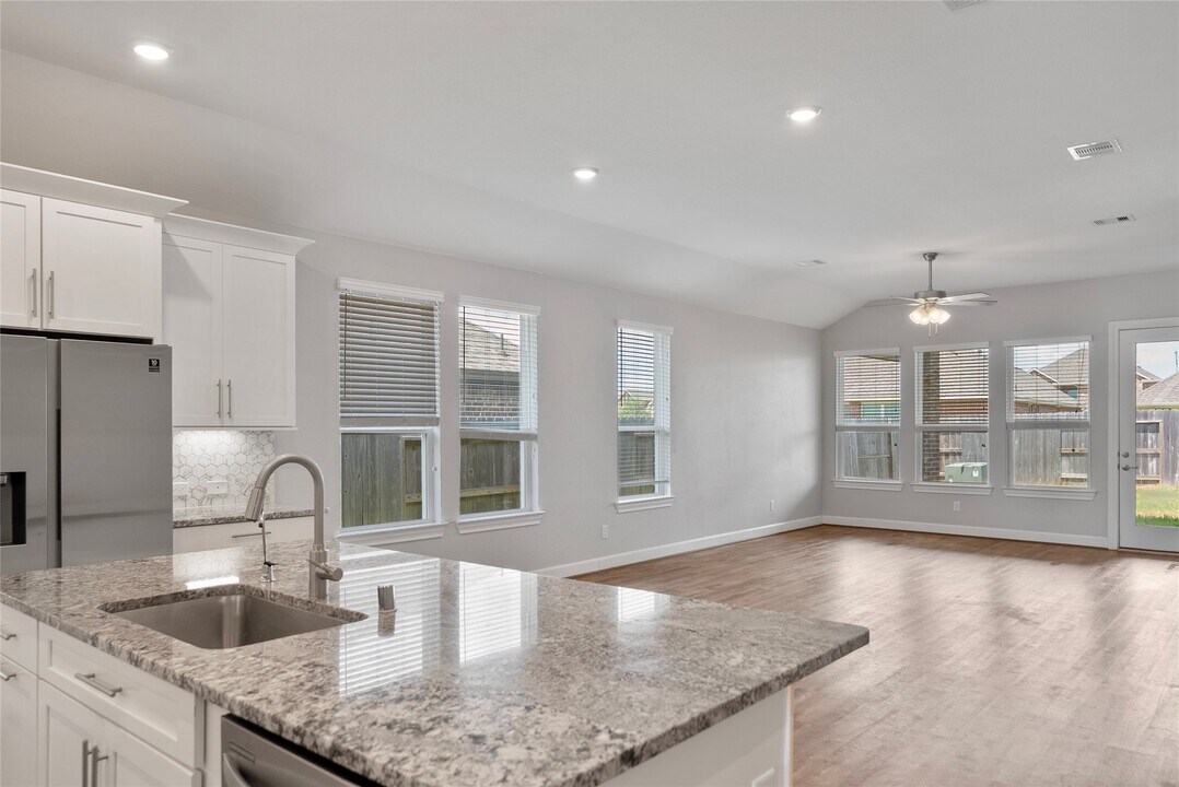 1967 Highland Meadows Dr in Houston, TX - Building Photo