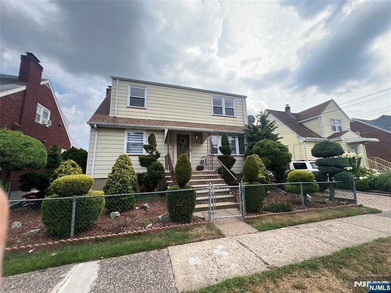 198 Banta Ave in Garfield, NJ - Building Photo