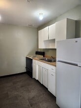 1951 Clinton St in Aurora, CO - Building Photo - Building Photo