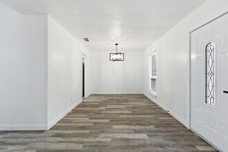 2906 Colonial Dr in Sugar Land, TX - Building Photo - Building Photo