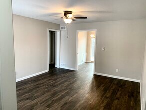 1601 Faulders Ln in Wichita, KS - Building Photo - Building Photo