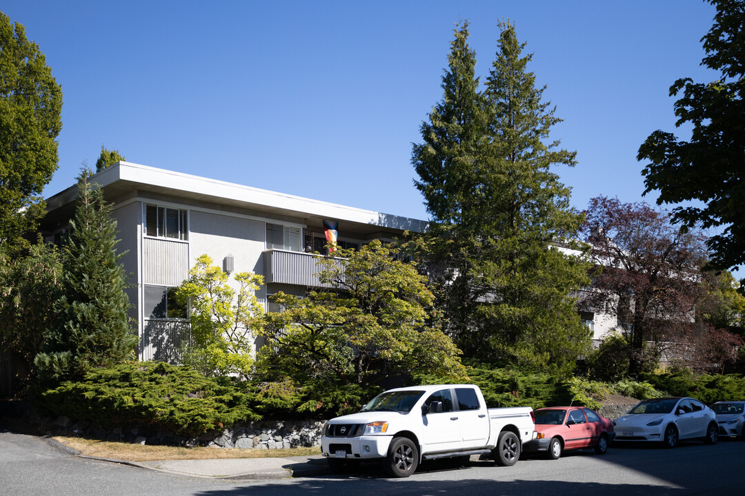 Cedar Springs in Vancouver, BC - Building Photo