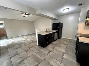 7600 St Amant Pl in Austin, TX - Building Photo - Building Photo