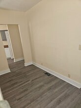 327 Stanley Ave in Cincinnati, OH - Building Photo - Building Photo