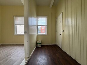 3107 N Bernard St, Unit #2 in Chicago, IL - Building Photo - Building Photo