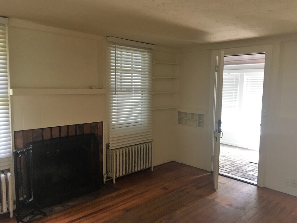 1601 Glendola Rd in Wall Township, NJ - Building Photo
