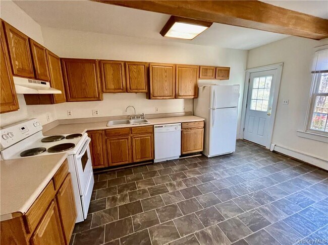 17 Ribbecke Hill Rd in Pine Bush, NY - Building Photo - Building Photo