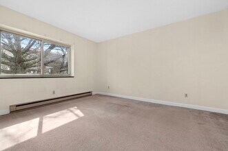 286 Main St, Unit #305 in Stoneham, MA - Building Photo - Building Photo