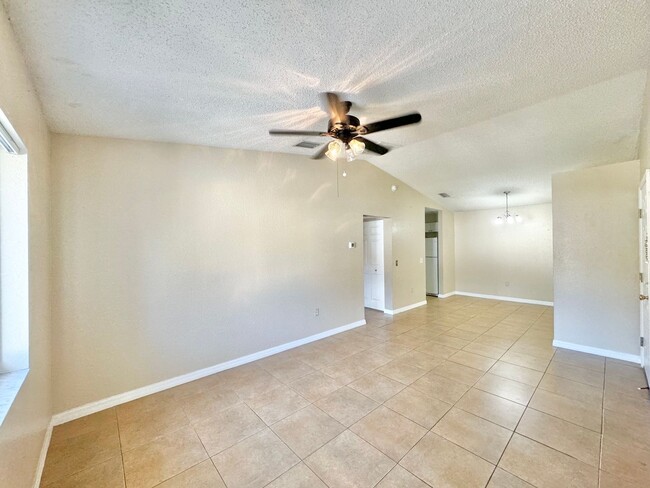 2085 Isle Royal Ct SE in Winter Haven, FL - Building Photo - Building Photo