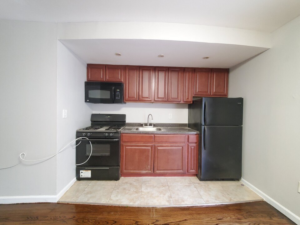 184 Fairview Ave in Jersey City, NJ - Building Photo