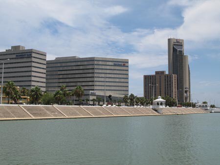 1205 Altas Palmas Rd in Harlingen, TX - Foto de edificio