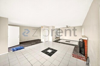 1858 Park Cir Dr in Lancaster, CA - Building Photo - Building Photo