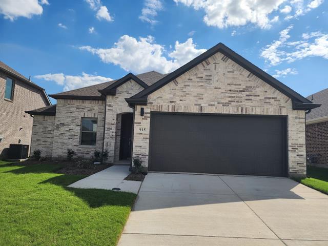 property at 915 Honeydew Ln