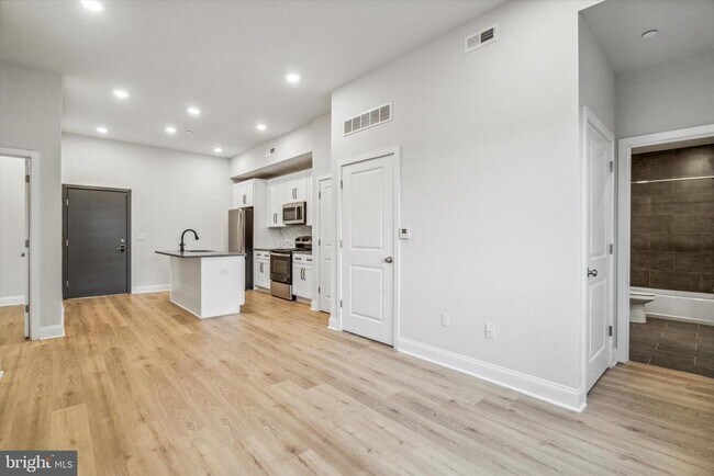 2157 E Lehigh Ave in Philadelphia, PA - Building Photo - Building Photo