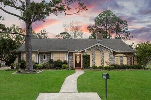 2335 Eaglerock Dr in Houston, TX - Building Photo