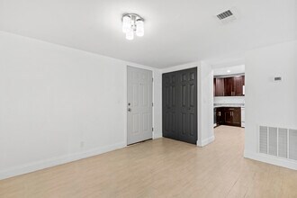 244 Lake Dora Dr in West Palm Beach, FL - Building Photo - Building Photo