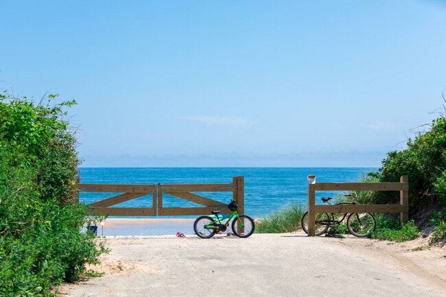 51 Seascape Ln in Sagaponack, NY - Building Photo - Building Photo