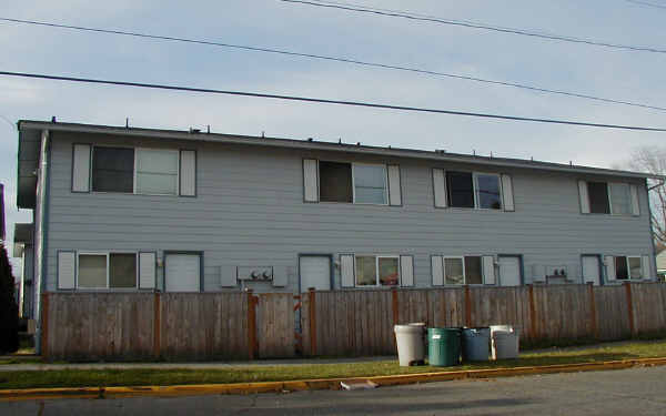 416-438 4th St NE in Auburn, WA - Building Photo